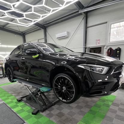 Mercedes-Benz · finisaj exterior, fotografie publicată de Dayanis Detailing