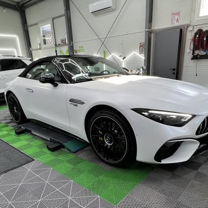 Mercedes-AMG · cabriolet, fotografie publicată de Dayanis Detailing